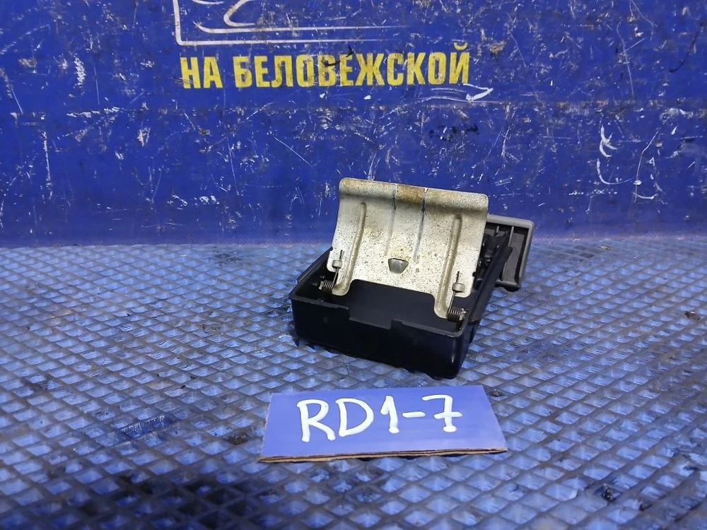 Пепельница Honda CR-V 1996