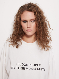 Лонгслив Judge, молочный