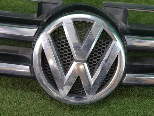 Решетка радиатора VW Touareg 2 NF (2010-2014)