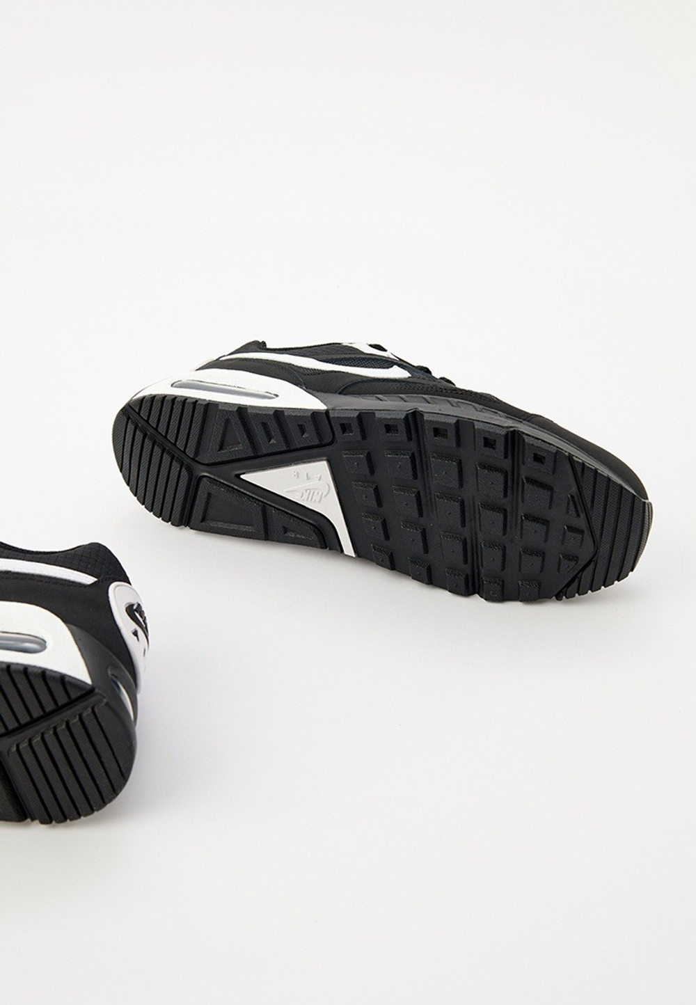 Кроссовки мужские NIKE AIR MAX IVO