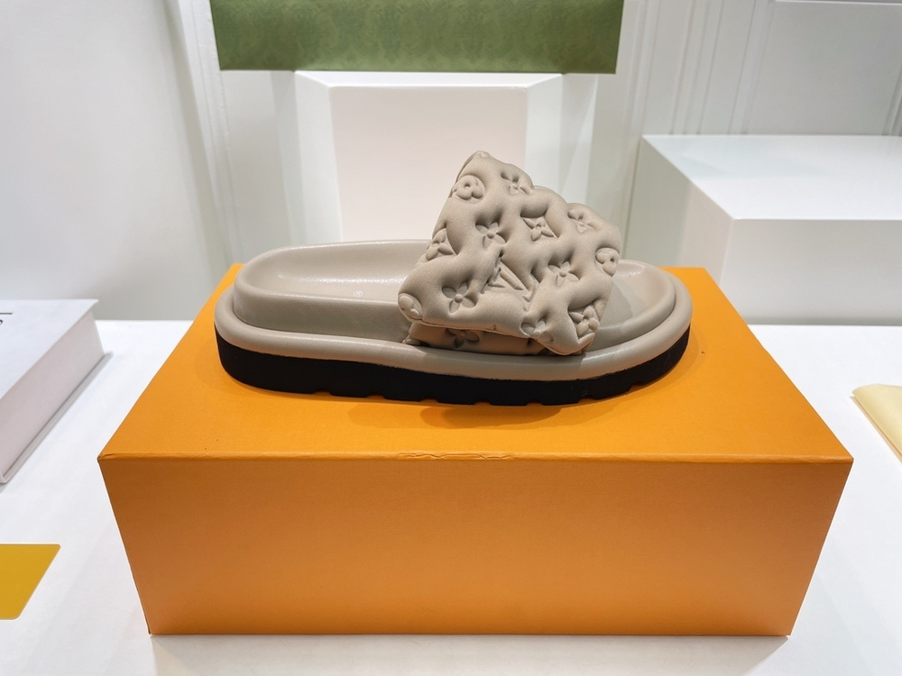 Louis Vuitton Pool Pillow Comfort Mule