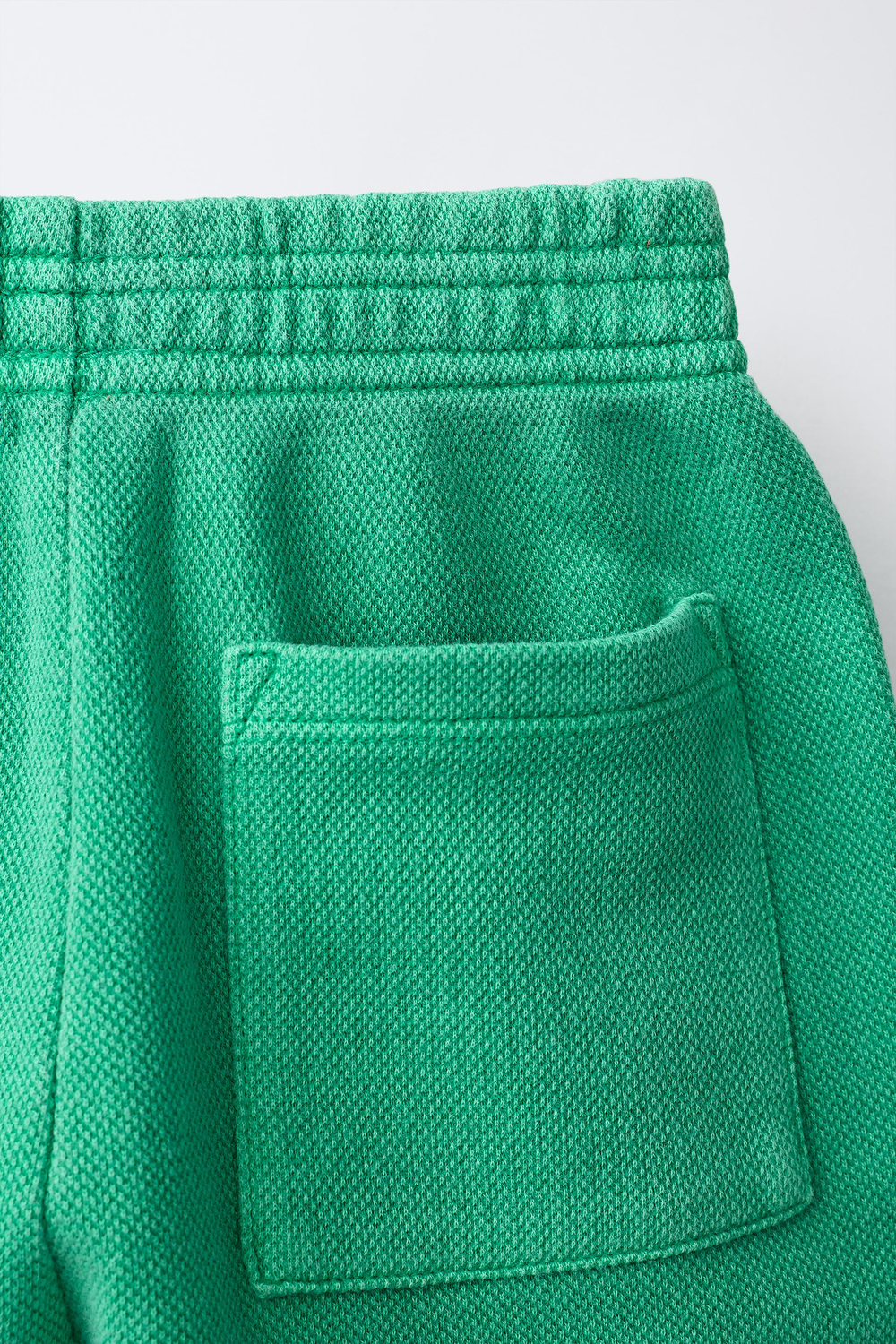 ZARA ОДНОТОННЫЕ ШОРТЫ ИЗ ТКАНИ ПИКЕ, ЗЕЛЕНЫЙ