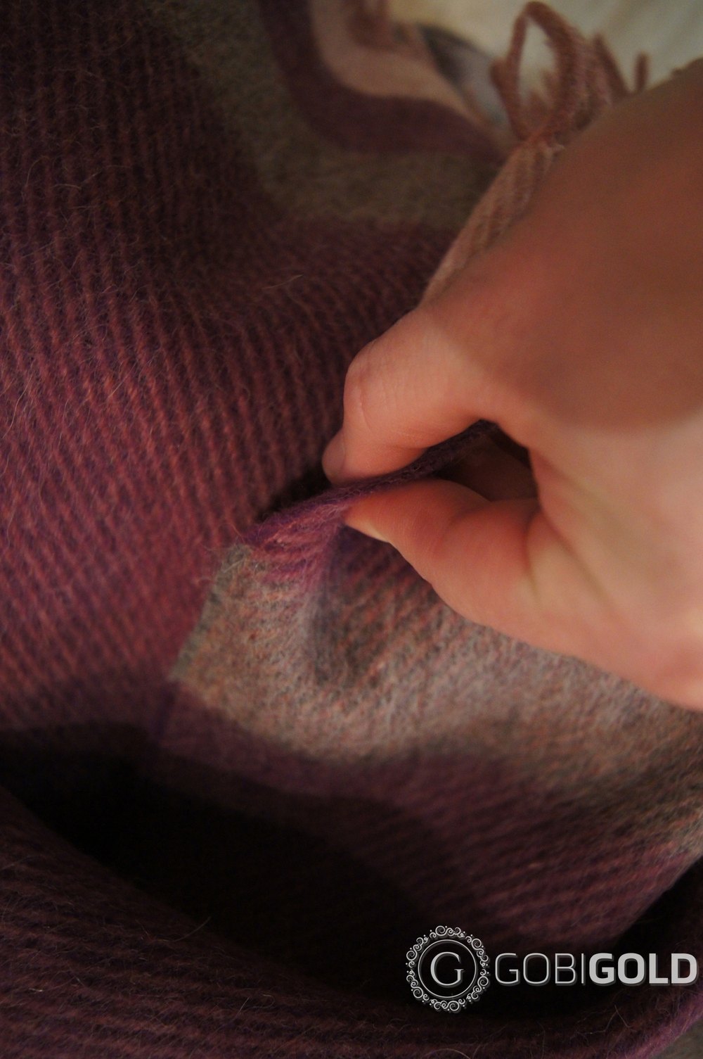 Плед из шерсти Альпаки 150x200 см. - фиолетовый (арт. AGG002)