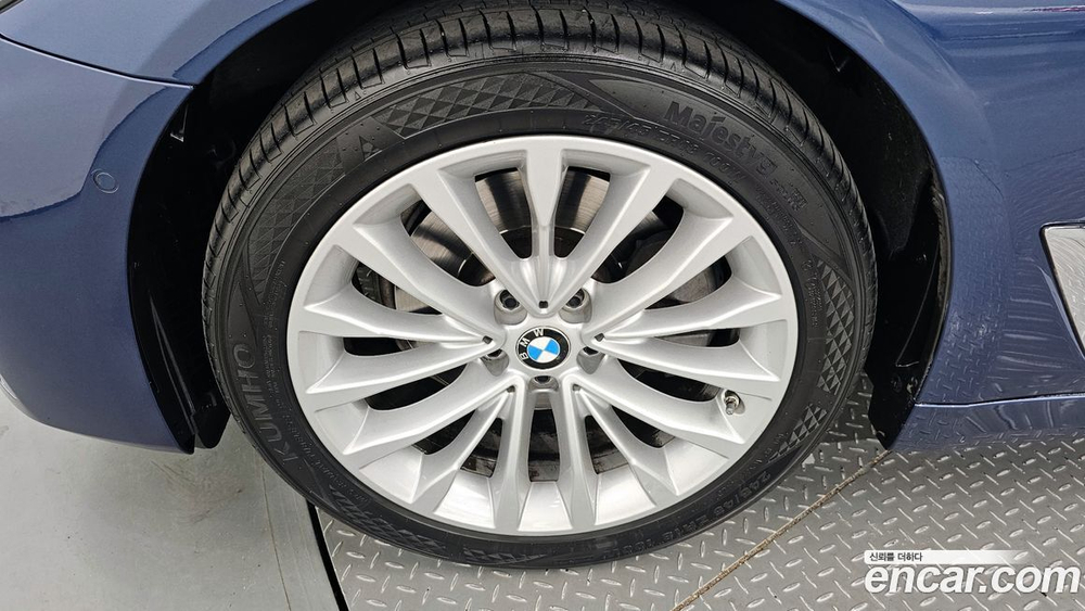 BMW 5 Series (G30) 520i Luxury (11.2020)