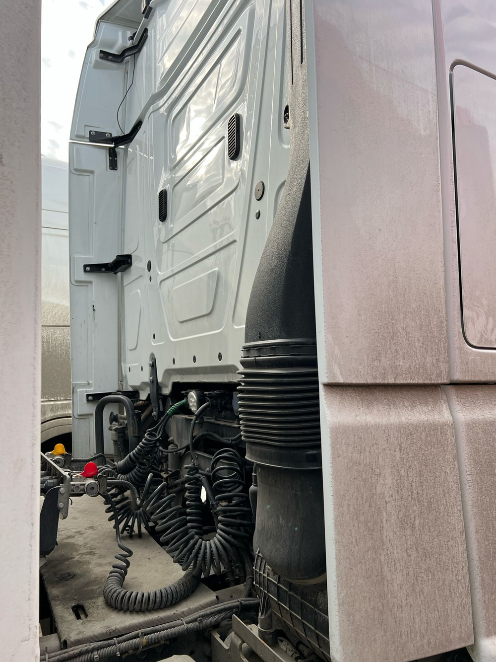 КамАЗ 54901 4x2 Седельный тягач 54901-92 АКПП (Дизельный, 12,0 л, 450 л.с., АТ)