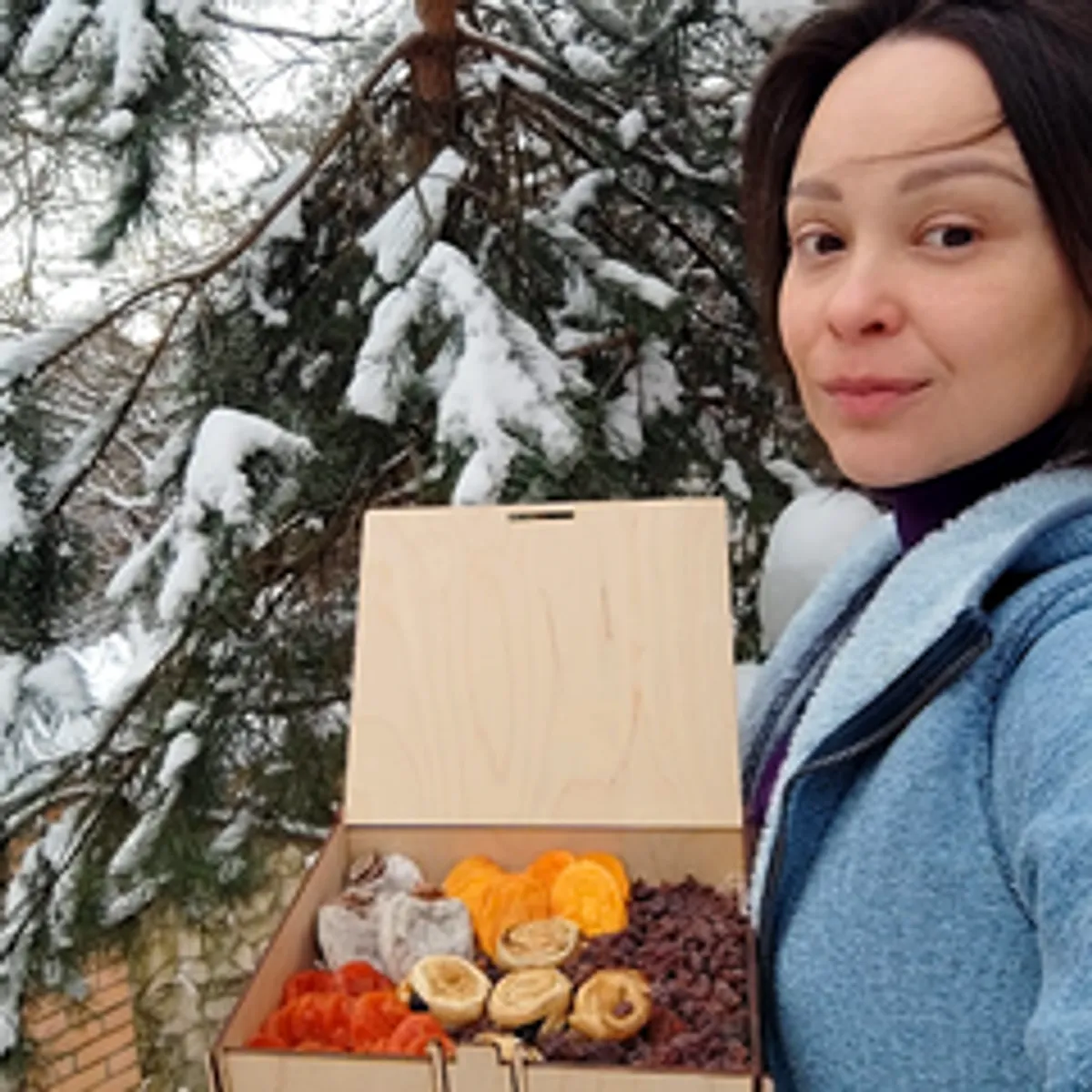 Подарок-бокс из сухофруктов и орехов «Наслаждение»