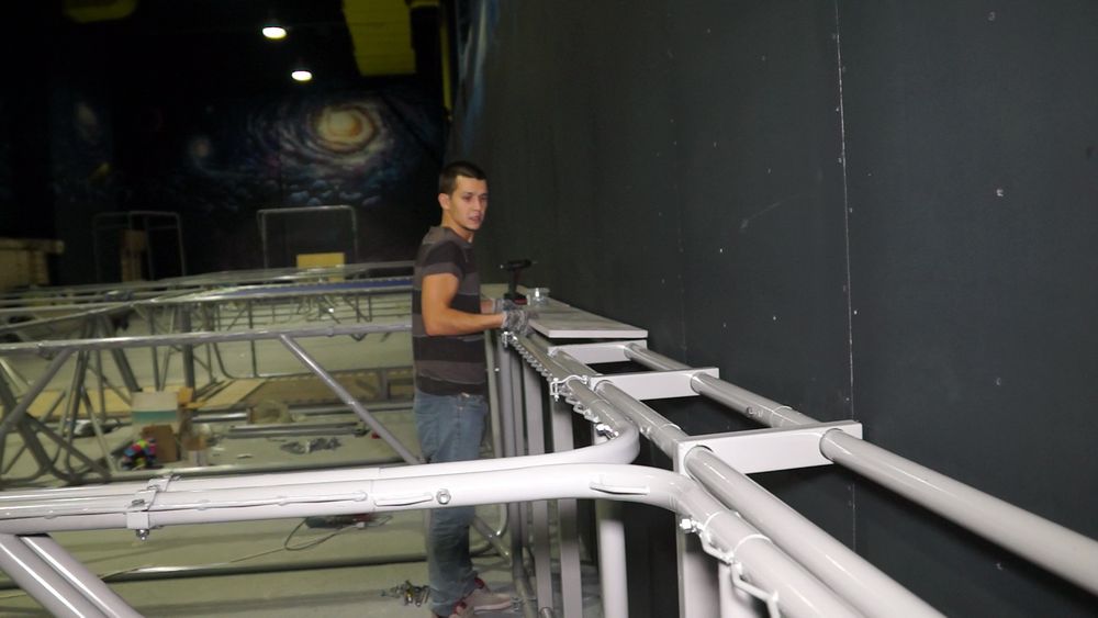 Монтаж батутного парка "ЗВЕЗДА"