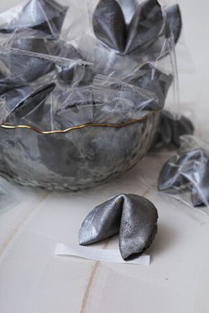 Цветное печенье с предсказаниями