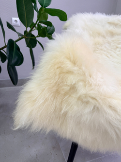 Шкура коврик меховой прикроватный овчина, 120х65 см.