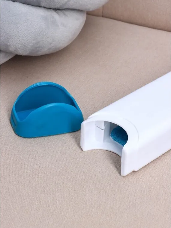 Щётка для удаления шерсти и волос с одежды и мебели с ручкой 33×7,5×5 см, цвет синий