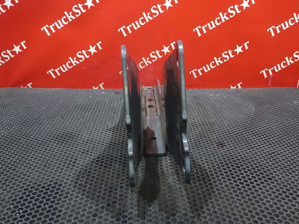 Кронштейн кабины правый 2021г.