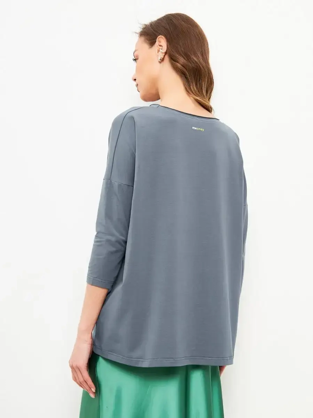 Лонгслив оверсайз с рукавом 3/4