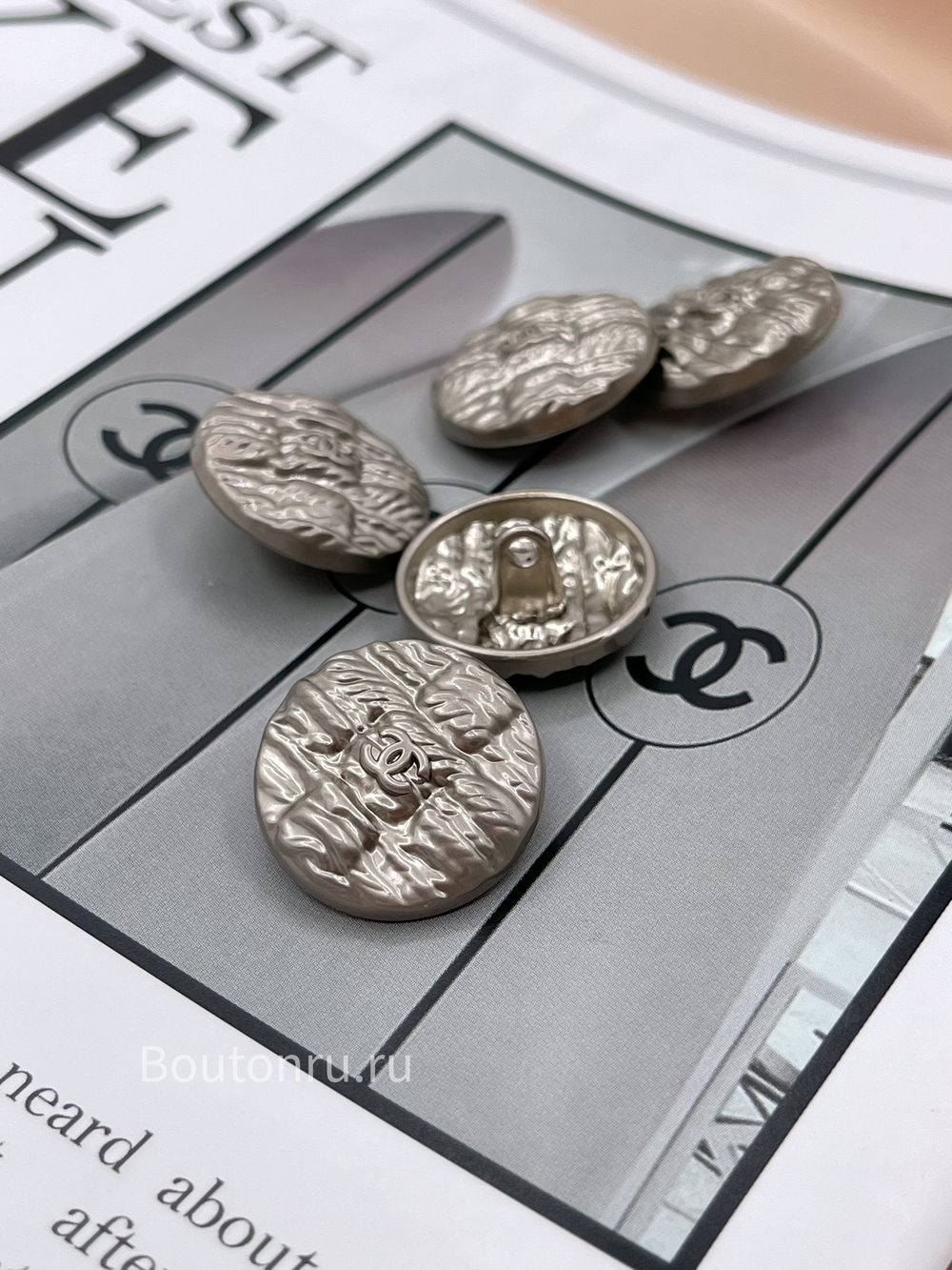 Пуговицы Шан. матовое серебро рельефные