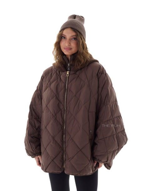 Шоколадный пуховик-летучая мышь с вязаным капюшоном