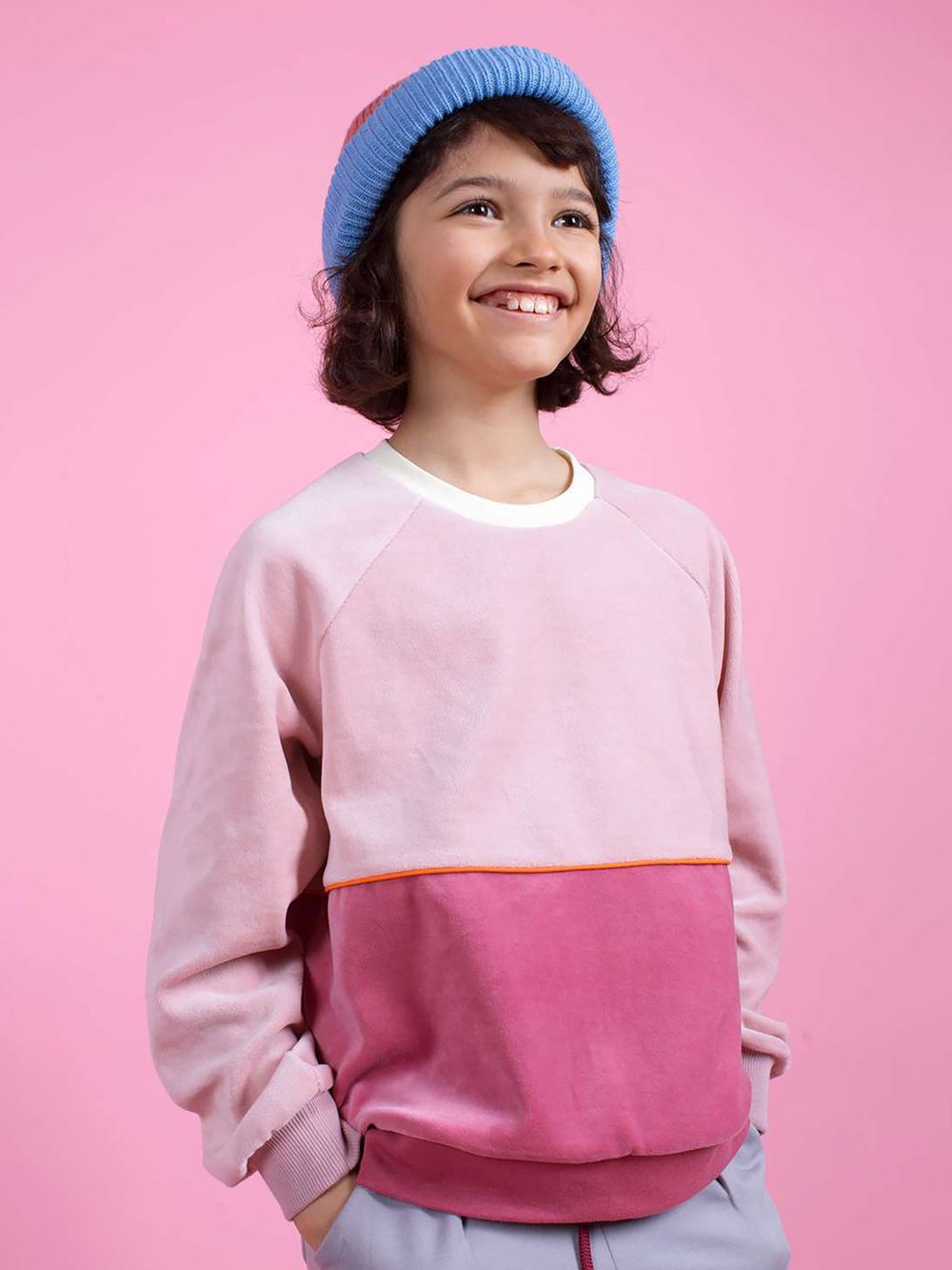 Велюровый свитшот ПУДРА/БРУСНИКА