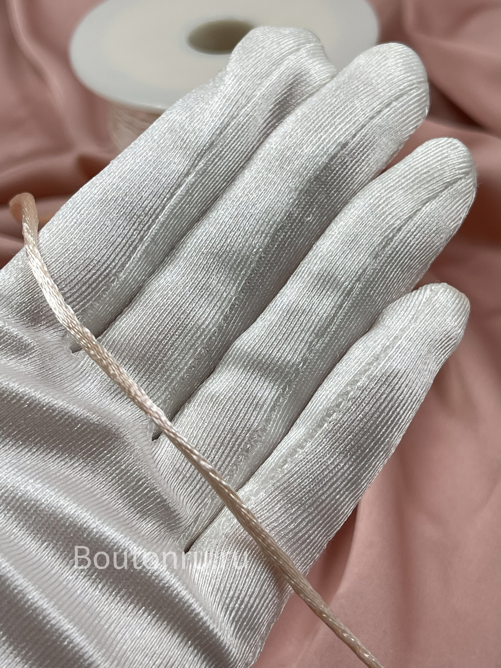 Шнур круглый атласный 0,2 мм нежно-розовый