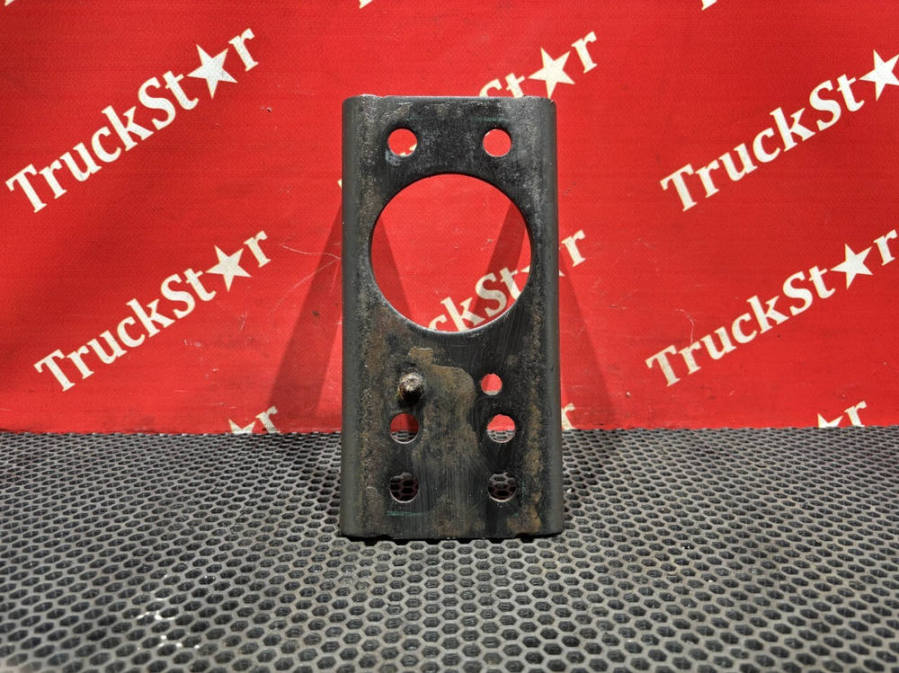 Кронштейн амортизатора заднего