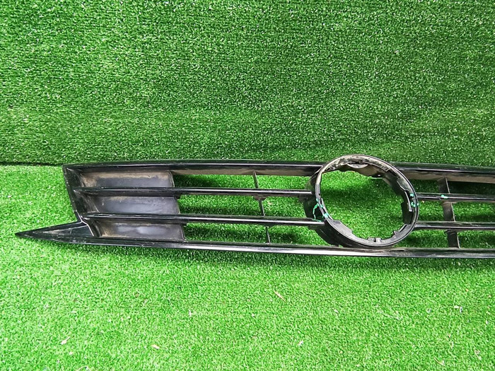 Решетка радиатора VW Jetta 6 (2014-2018)