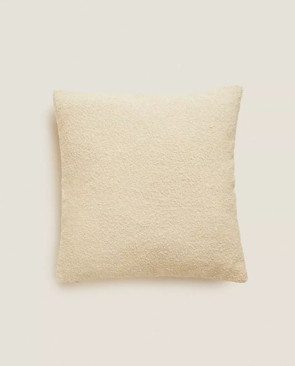 ZARA HOME ЧЕХОЛ НА ПОДУШКУ ИЗ ТКАНИ БУКЛЕ, ПЕСОЧНЫЙ