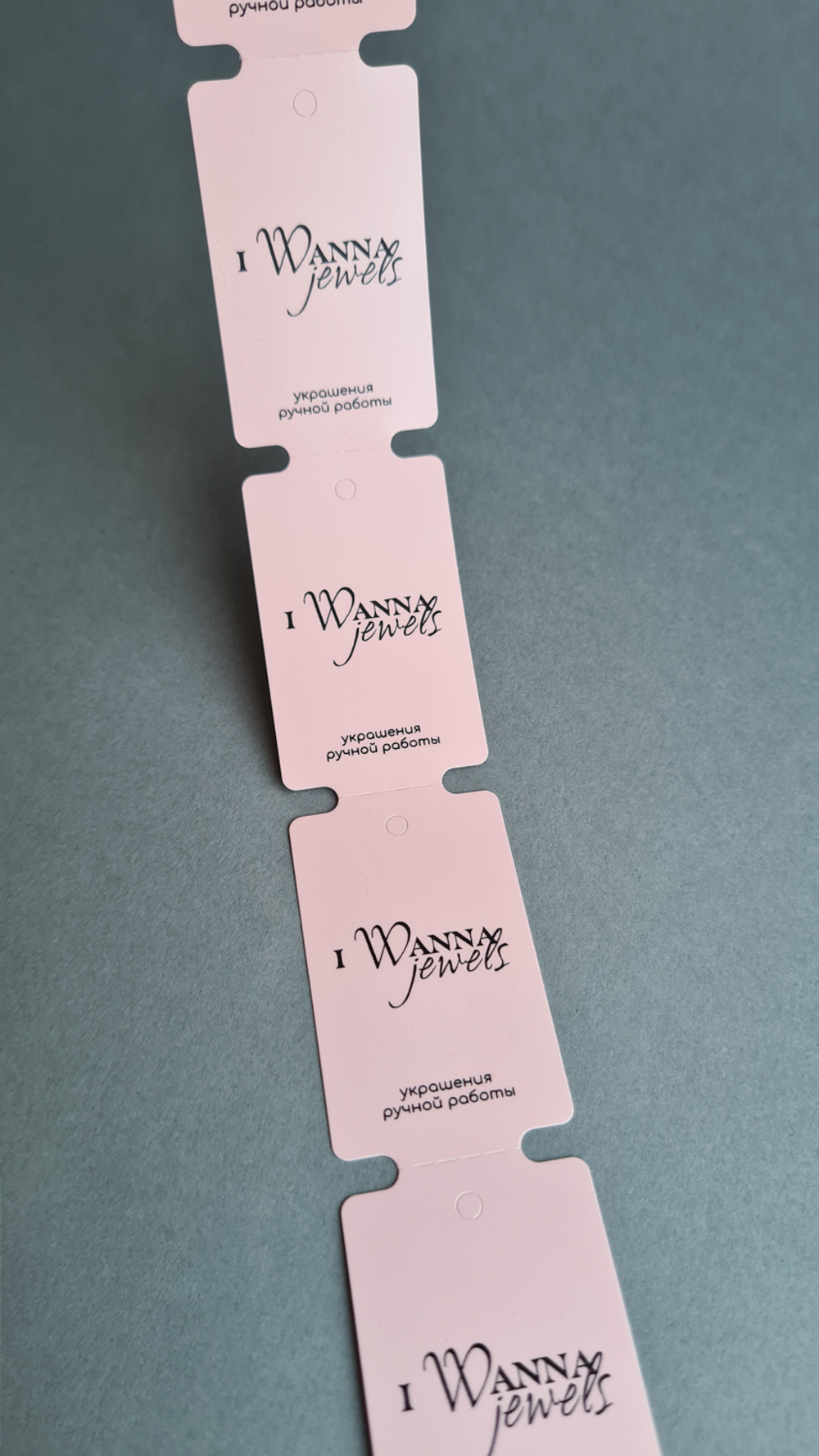 Нежно-розовый с двух сторон 30*50,8. Печать черным цветом.