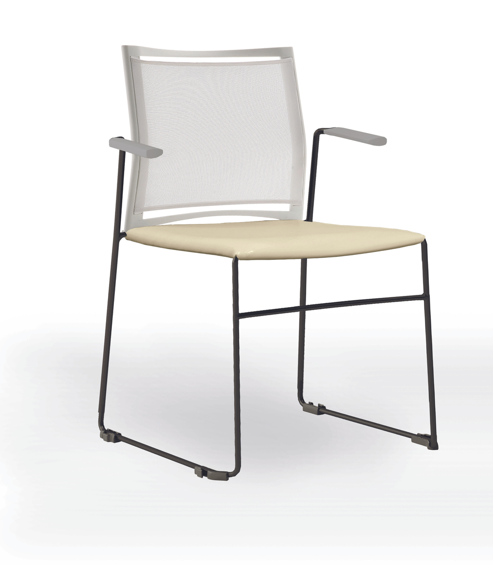 Web стул на полозьях с подлокотниками и спинкой-сеткой