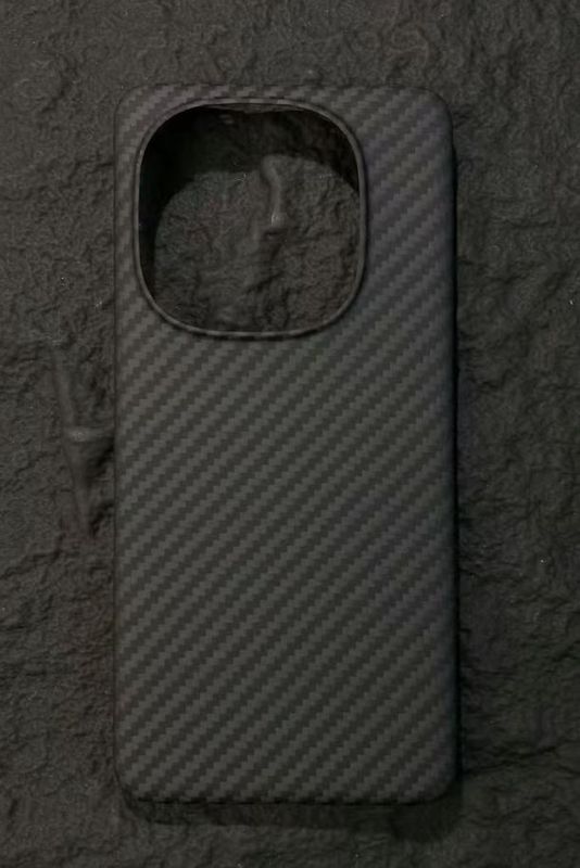 Карбоновый чехол для IQOO 13 с MagSafe черная сетка (Black)