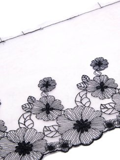 05-136 ОПТ Вышивка на неэл. сетке 21 см, кремовый/черный (правая)