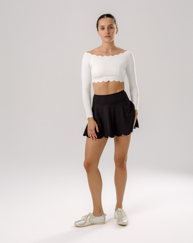 Топ с длинным рукавом с волнообразным краем