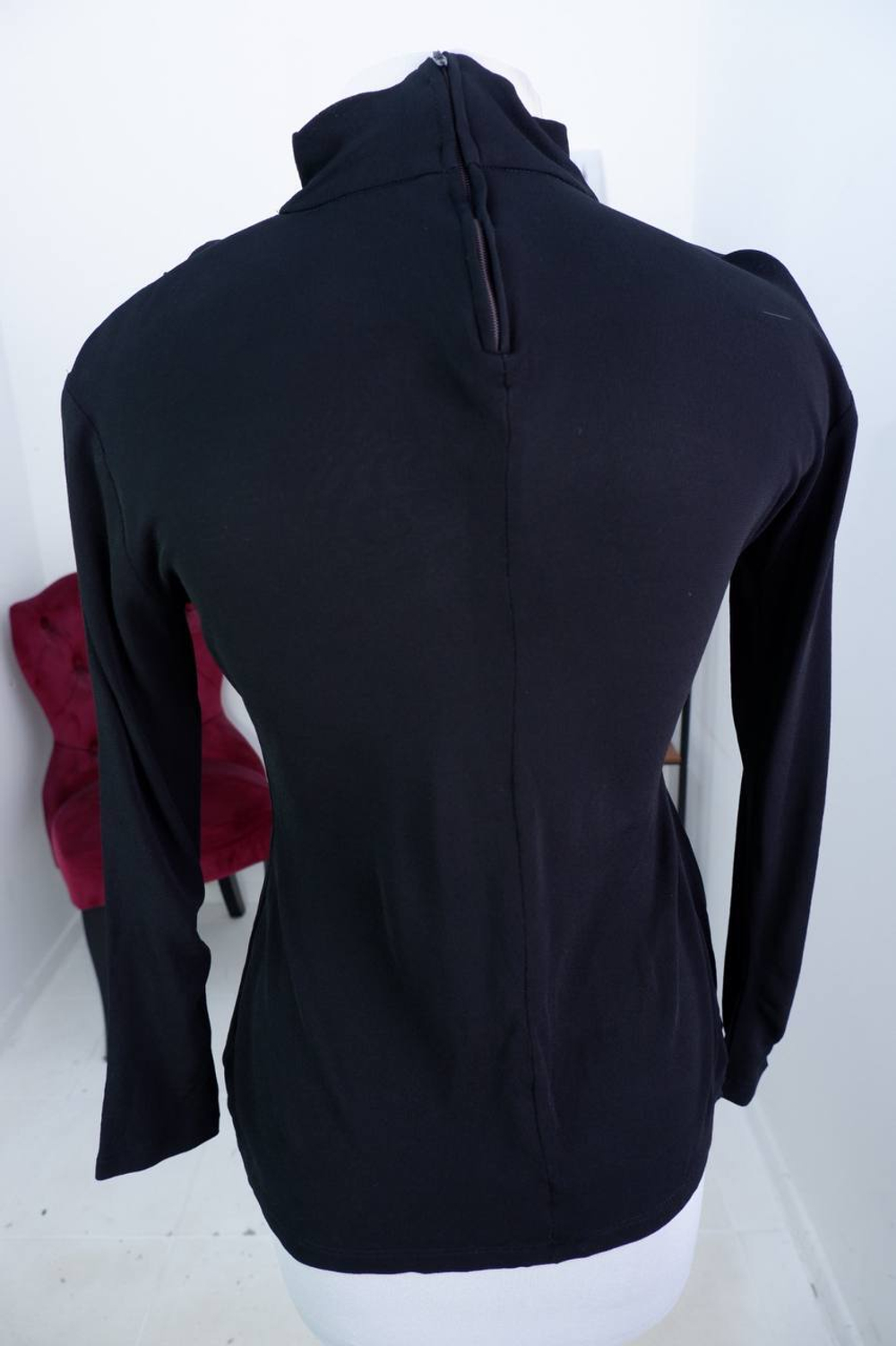 Джемпер Clasen с красивым акцентным плечом, маркировка 38, визуально на 44 размер