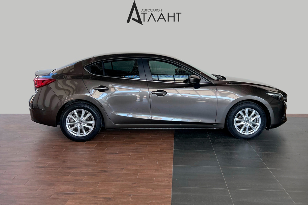 Mazda Mazda3, 2017 год