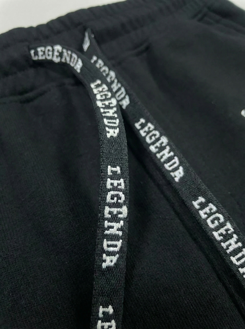 Брюки демисезонные с карманами LEGENDA Logo черные