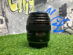 Canon EF 85mm 1.8 USM