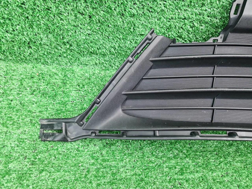 Решетка переднего бампера Toyota RAV 4 ca40 15-19
