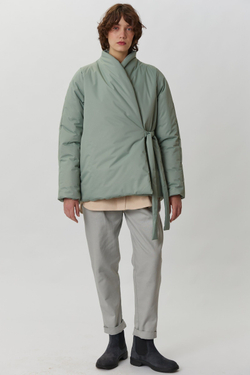 Зимняя куртка на запах из яблочной бархатистой мембраны