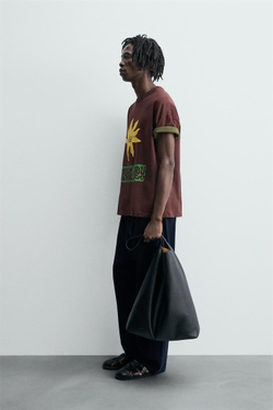 ZARA ФУТБОЛКА С ТЕКСТОВЫМ ПРИНТОМ, ШОКОЛАДНЫЙ