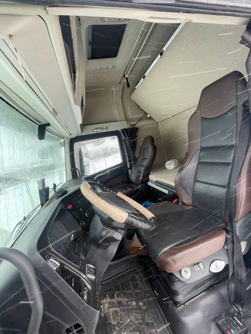 FAW J7 4x2 Седельный тягач CA4180P77K25E5 (Дизельный, 12,5 л, 553 л.с., АТ)