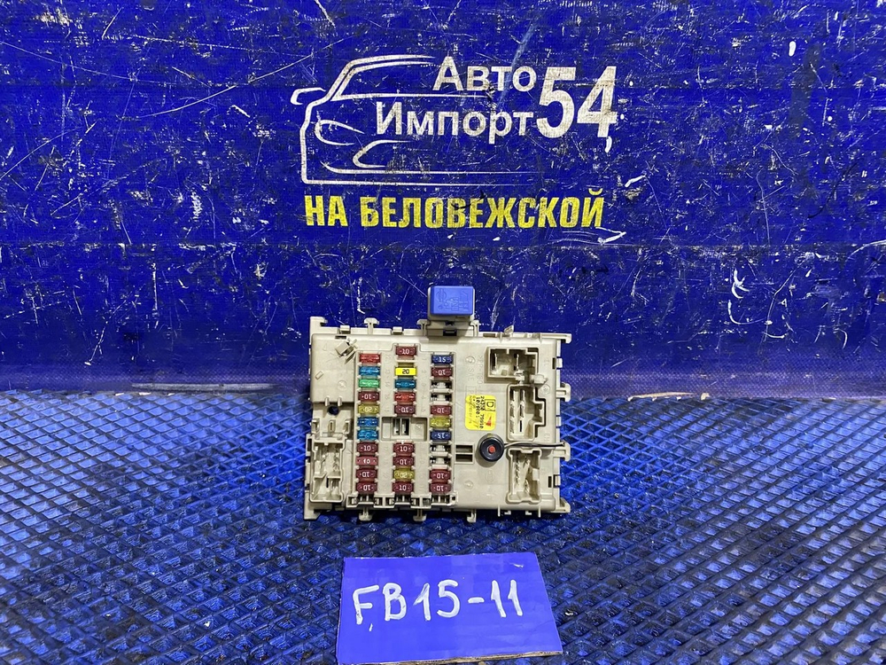 Блок предохранителей салонный NISSAN SUNNY 2000