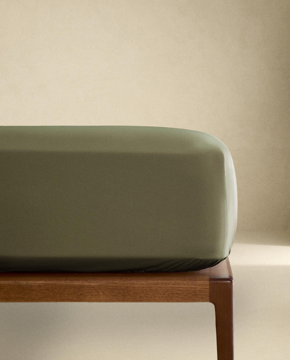 Zara Home - Простыня с ситцевой резинкой, высота 30 см (вес 300 нитей), зеленый, 180х200х30 см