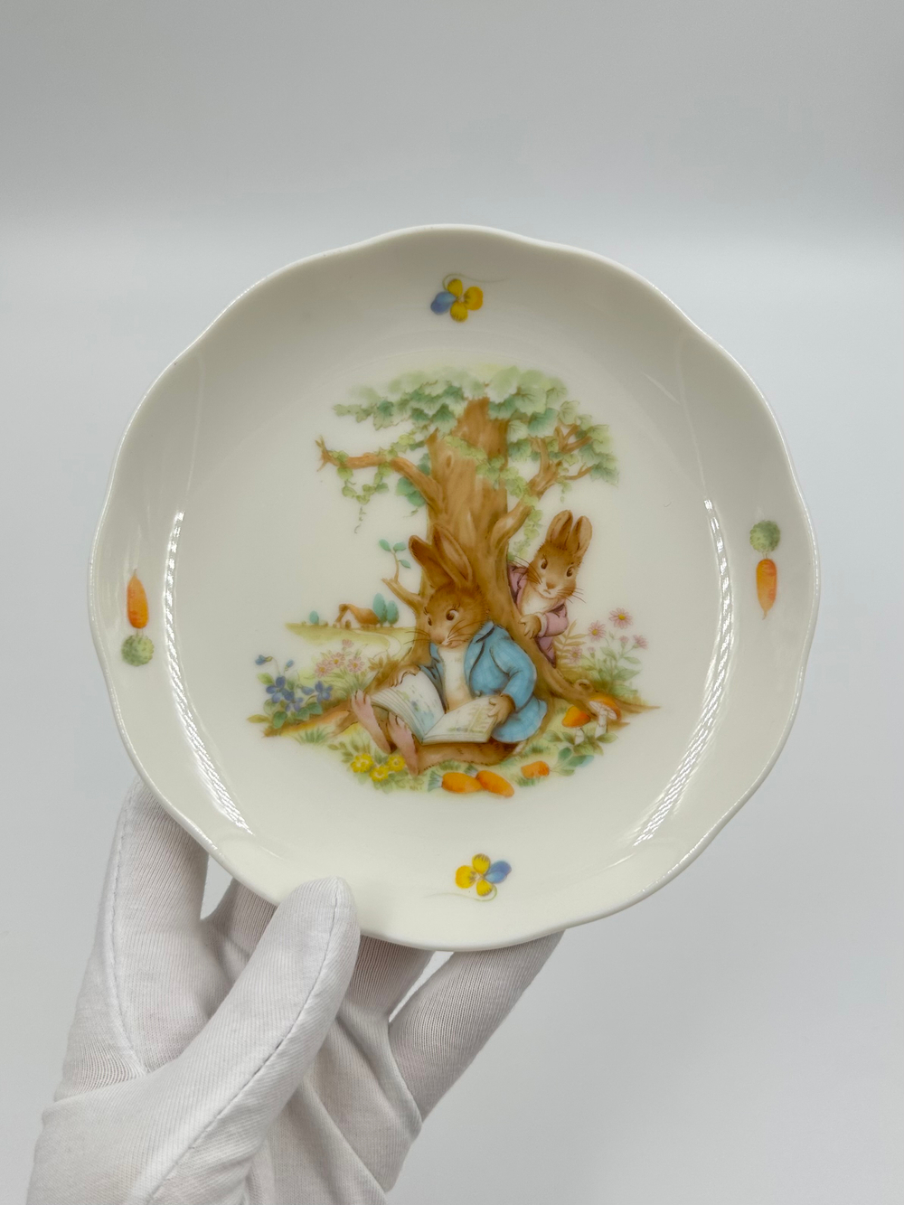 Тарелка с кроликами Narumi