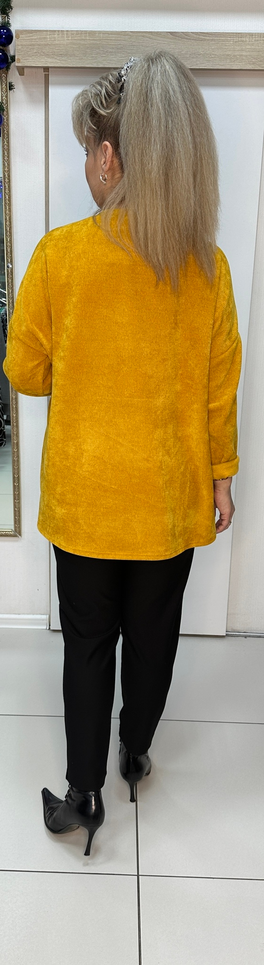 Модный джемпер-толстовка из микро вельвета