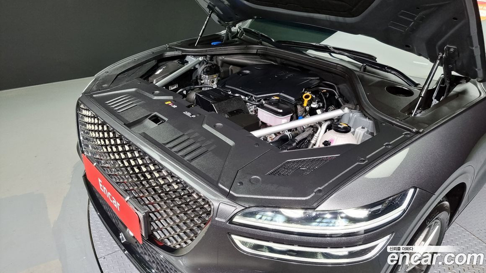 Genesis GV70 2.5T Бензин 2WD (04.2022)