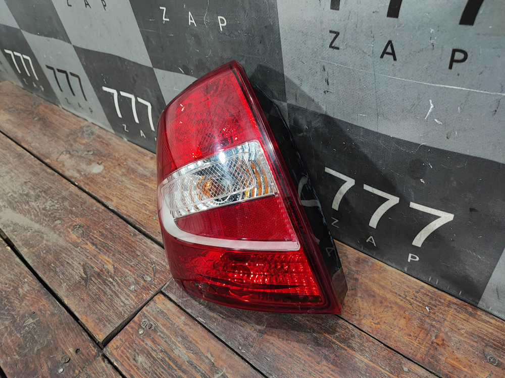 Фонарь задний левый LADA Granta 18-нв Б/У Оригинал 21900371601100