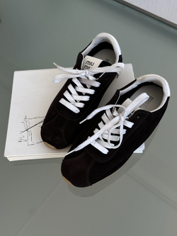 Кроссовки из натуральной замши