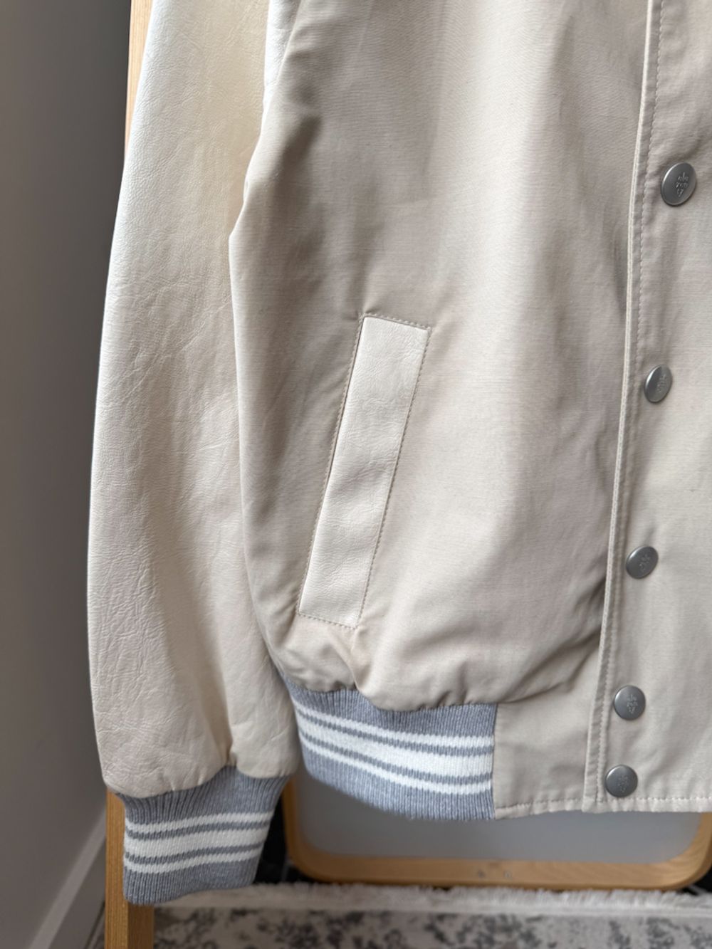 Бомбер Eleventy, 140