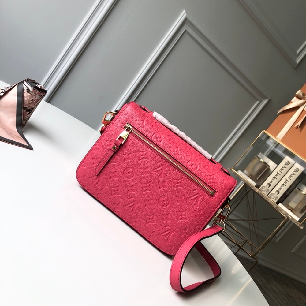 Louis Vuitton Pochette Metis