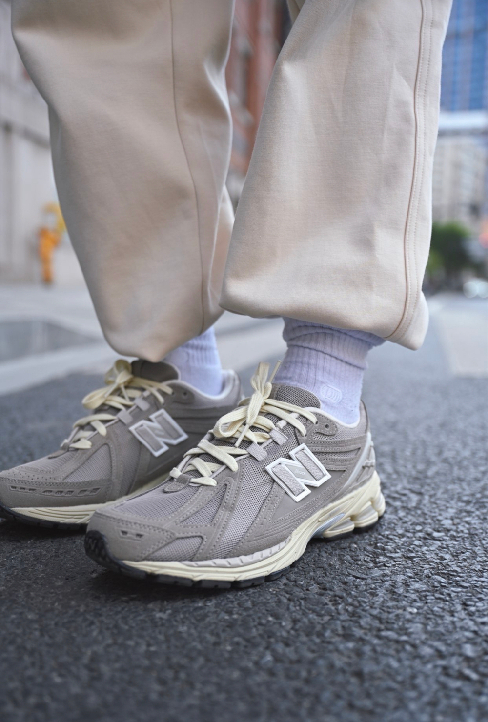 New balance beige sneakers online
