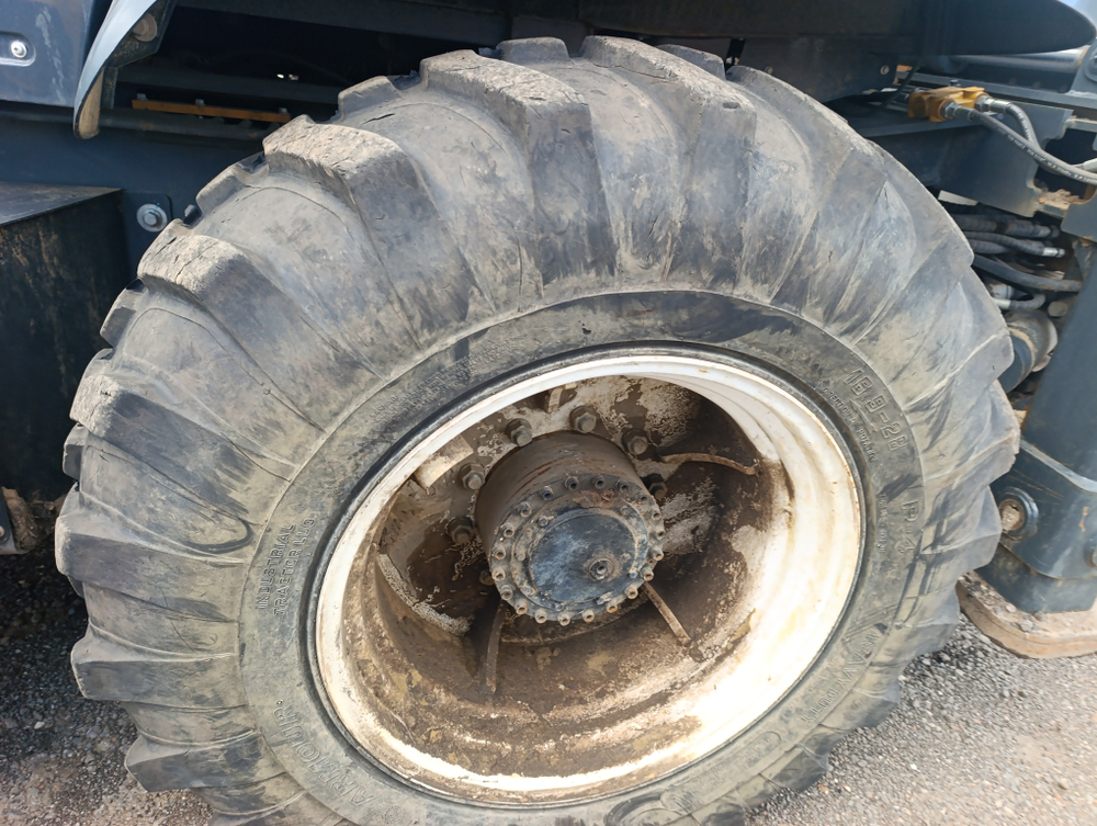 Borus BR-825 Экскаватор-погрузчик BR-825 (Дизельный, 4,8 л, 102 л.с., АТ)