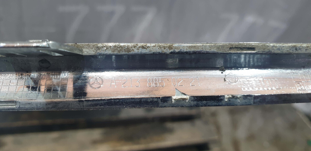 Молдинг заднего бампера Mercedes E-Class (W213) 16-20 Б/У Оригинал A2138850221