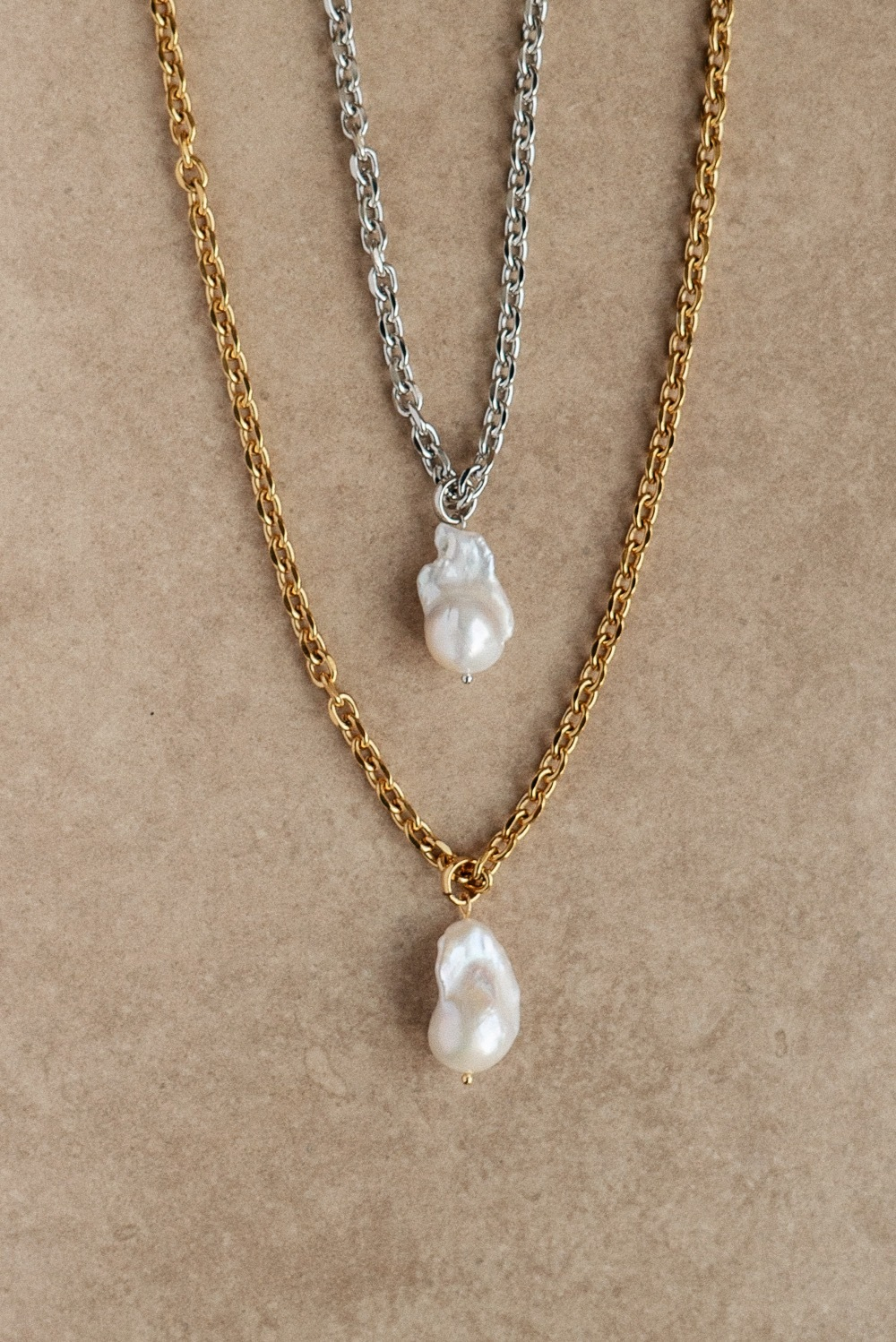 Цепь с жемчужиной