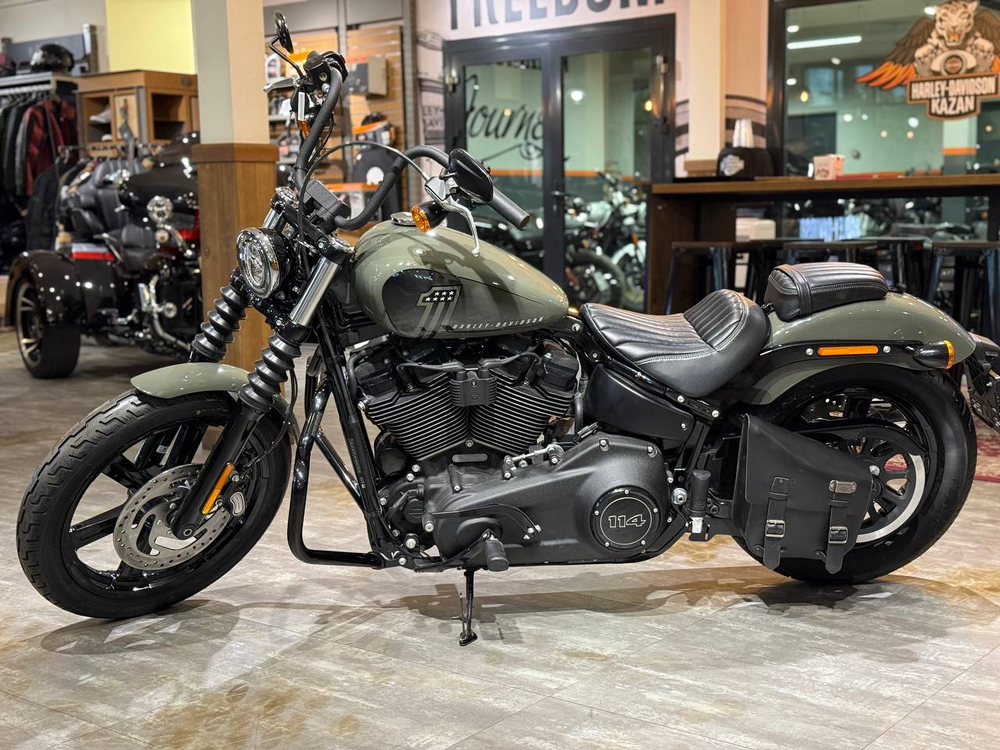 Harley-Davidson Street Bob (Deadwood Green)